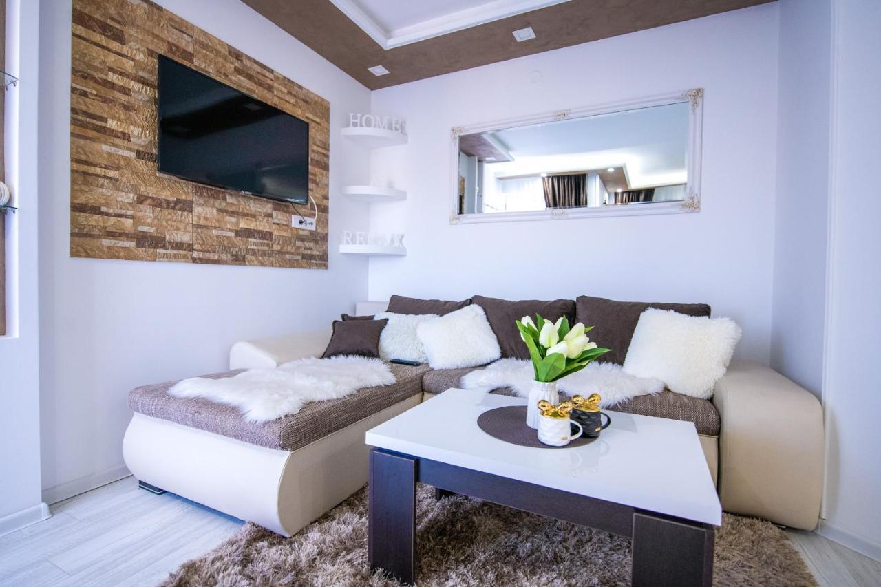 Apartman Nina II Sremska Mitrovica Bagian luar foto