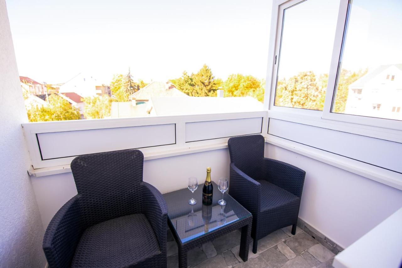 Apartman Nina II Sremska Mitrovica Bagian luar foto